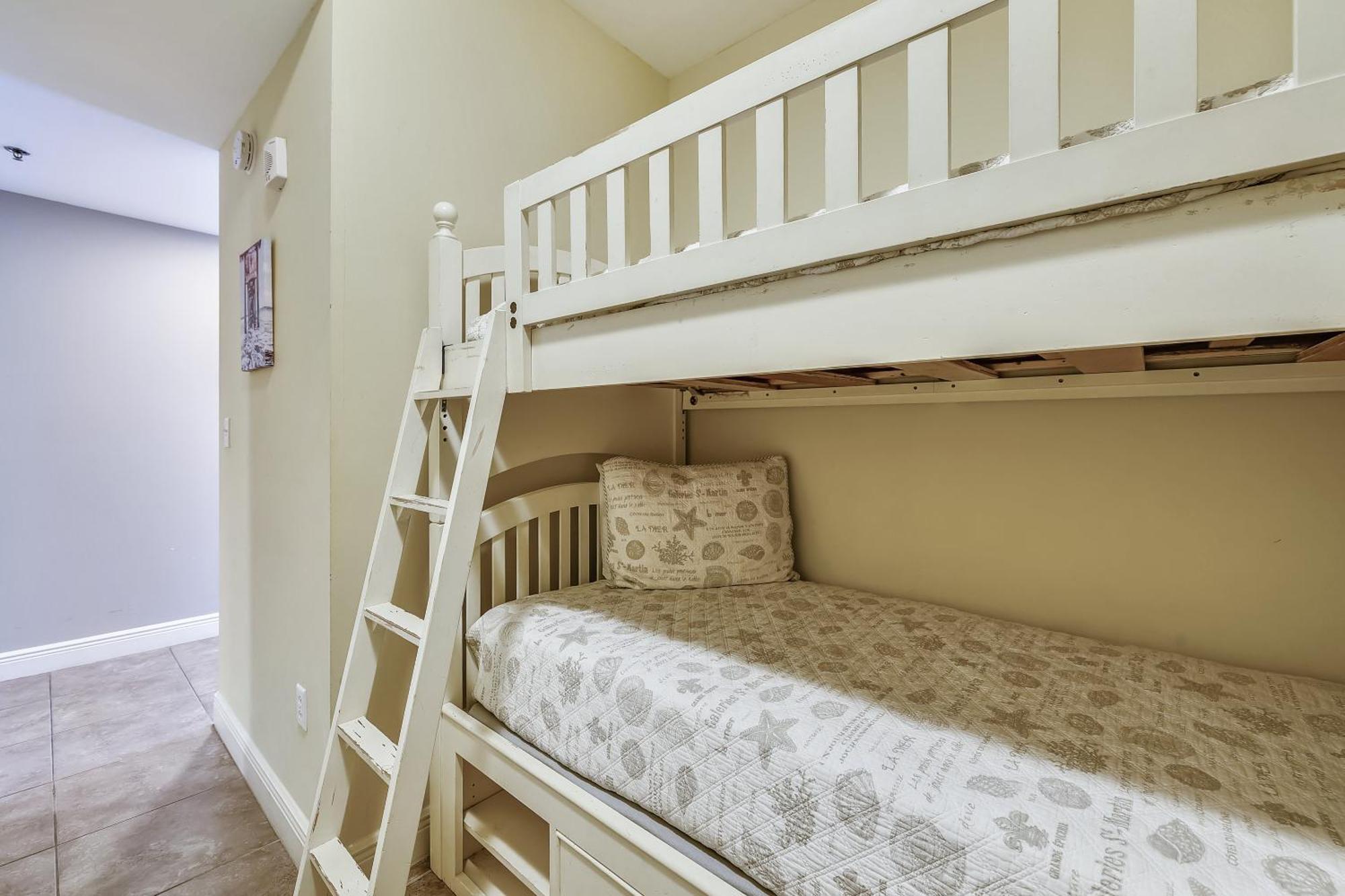 Sterling Breeze #1702 By Book That Condo Panama City Beach Oda fotoğraf